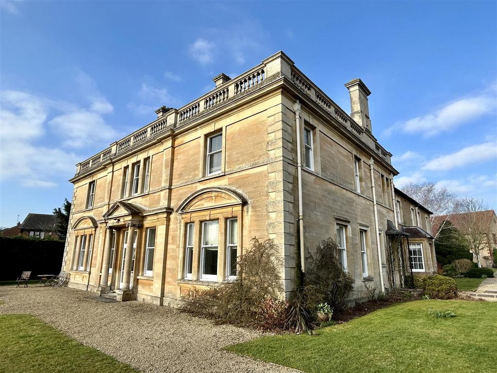 Chippenham 3 bed semidetached house for sale £350,000
