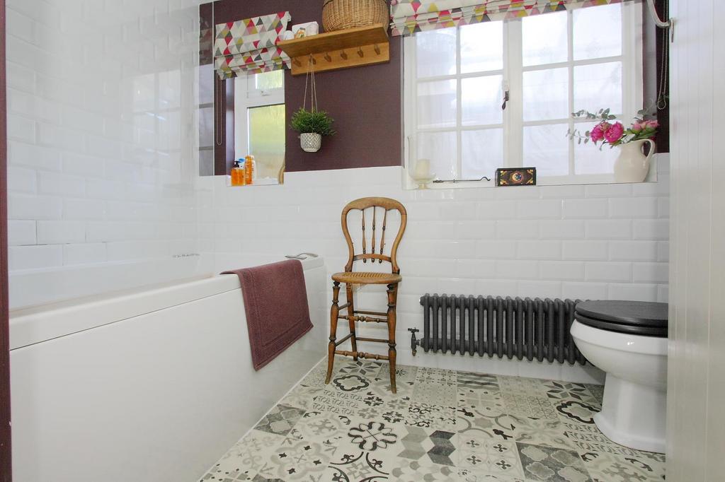 Ground floor - Bathroom.JPG
