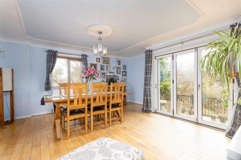 2 Burnside Road, Letham, Forfar, DD8 2PH