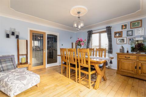 2 Burnside Road, Letham, Forfar, DD8 2PH