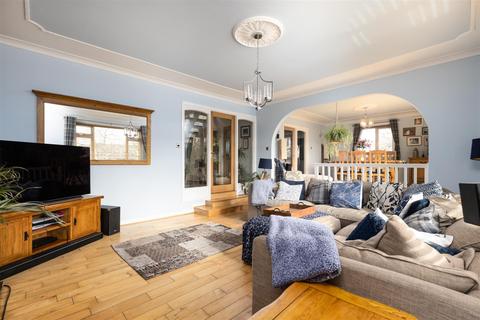 2 Burnside Road, Letham, Forfar, DD8 2PH