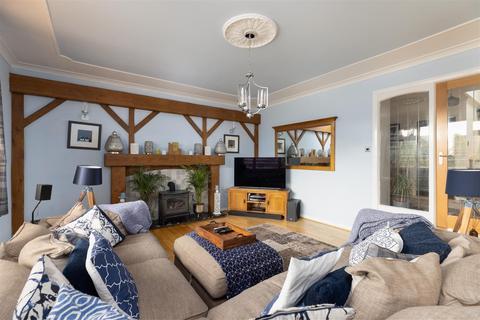 2 Burnside Road, Letham, Forfar, DD8 2PH