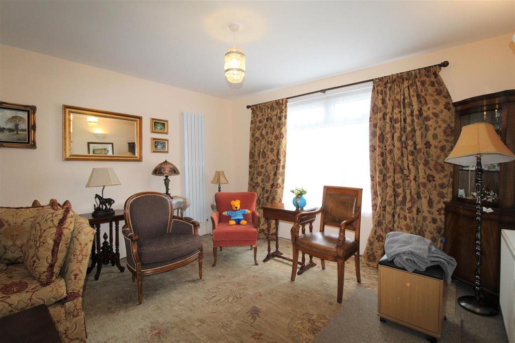 Vincent gardens, Sheerness 3 bed end of terrace house £250,000