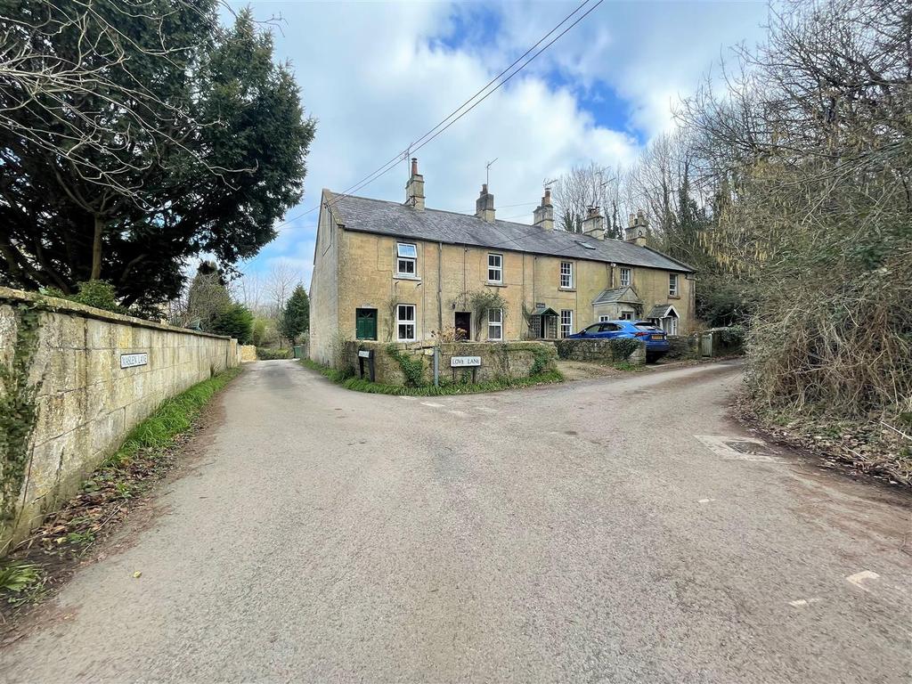 Box Hill, Corsham 2 bed terraced house £175,000