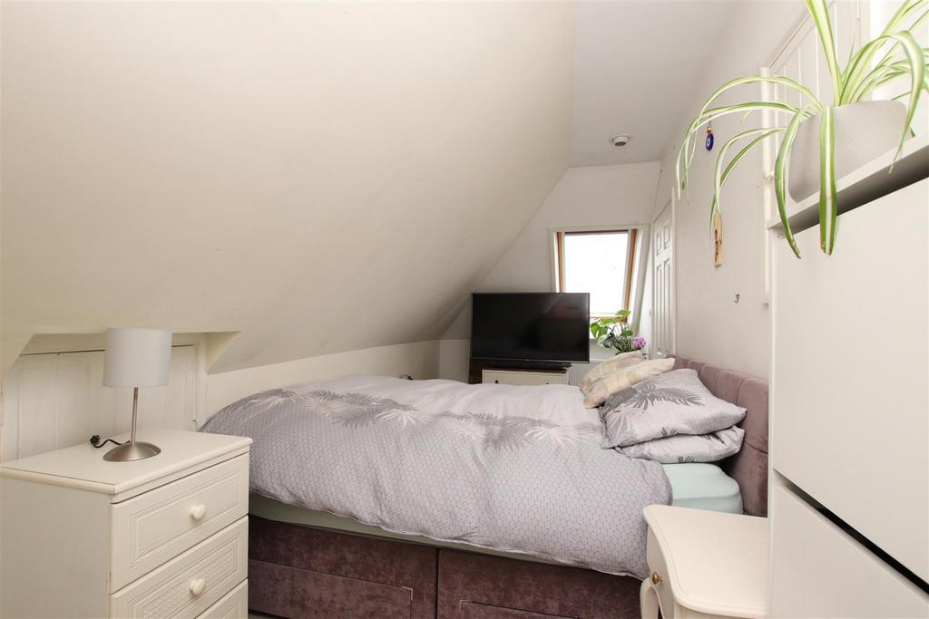 Bedroom 6.JPG