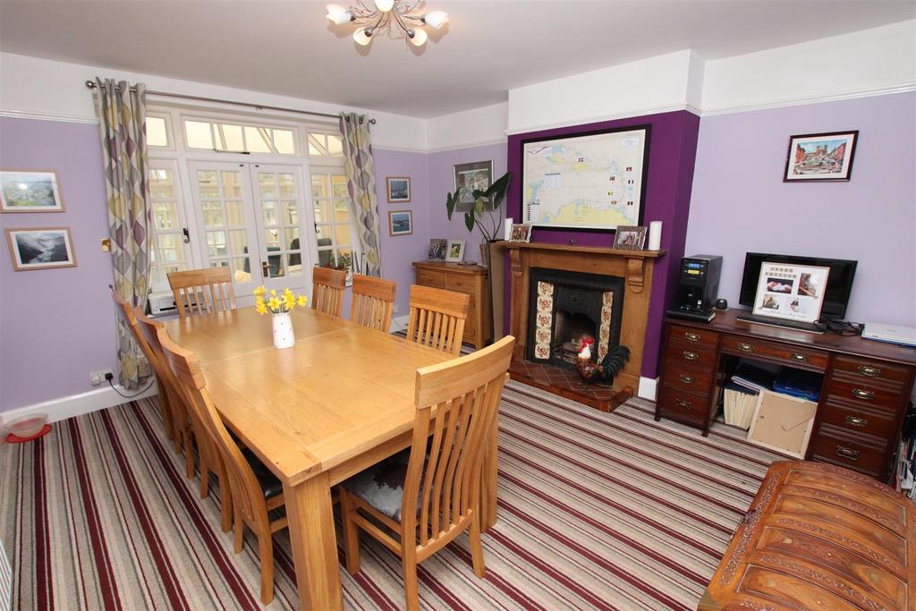 Dining Room.JPG