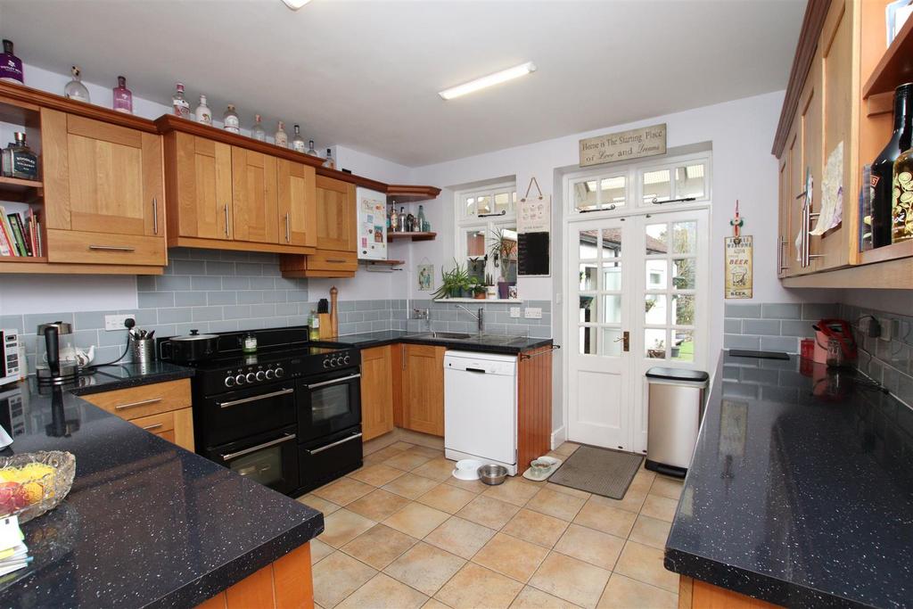 Kitchen.JPG
