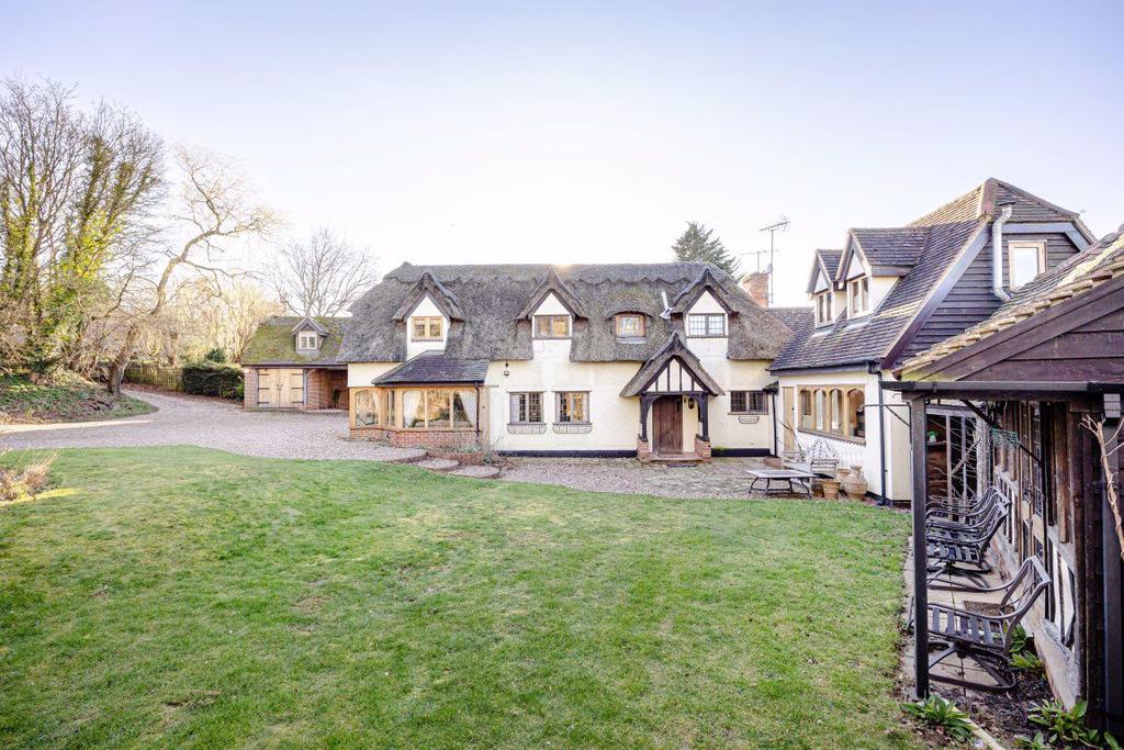 Dell Lane, Little Hallingbury 5 bed house £4,500 pcm (£1,038 pw)