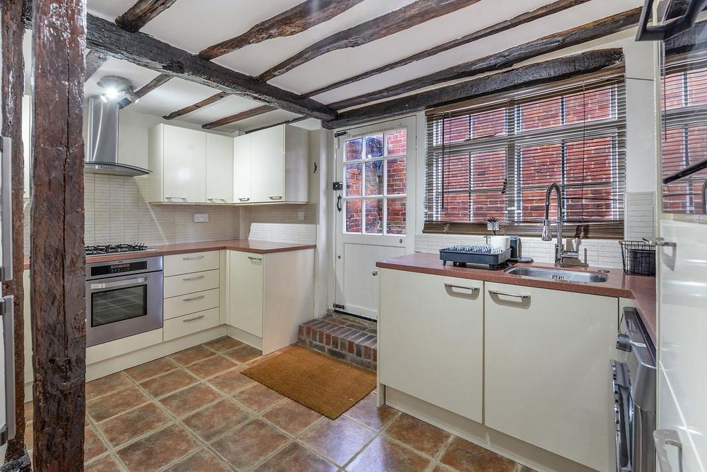 Swan Street, West Malling 3 bed end of terrace house £1,550 pcm (£358 pw)