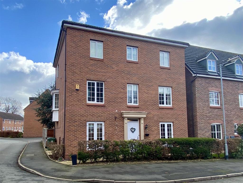 Beacon Grove, Stone 5 bed detached house £485,000
