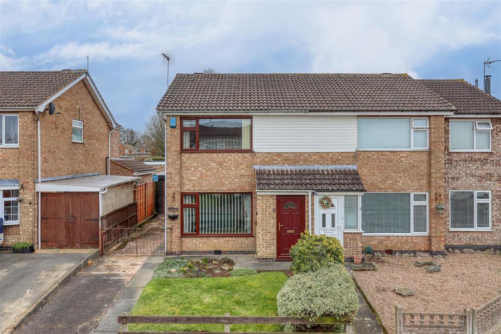 Deacon Avenue, Barlestone 3 bed semidetached house £200,000