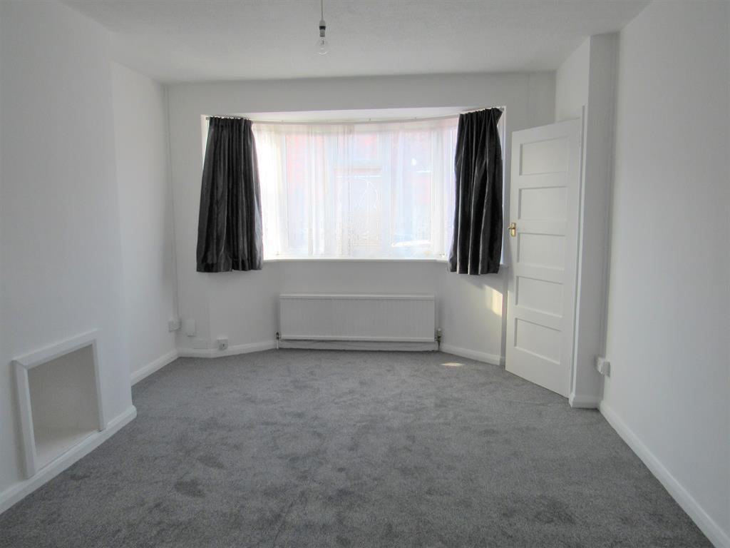 Buckhurst Avenue, Carshalton, Surrey... 2 bed terraced house £1,500