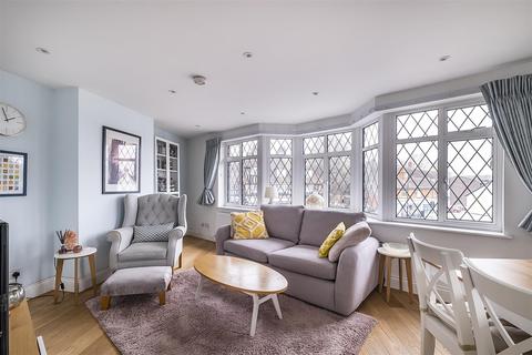 Flat 1a, Corner House Parade Epsom Road, Epsom, KT17 1NX