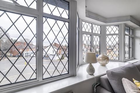Flat 1a, Corner House Parade Epsom Road, Epsom, KT17 1NX
