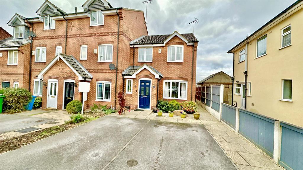 Forest Avenue, Mansfield 3 bed townhouse £185,000