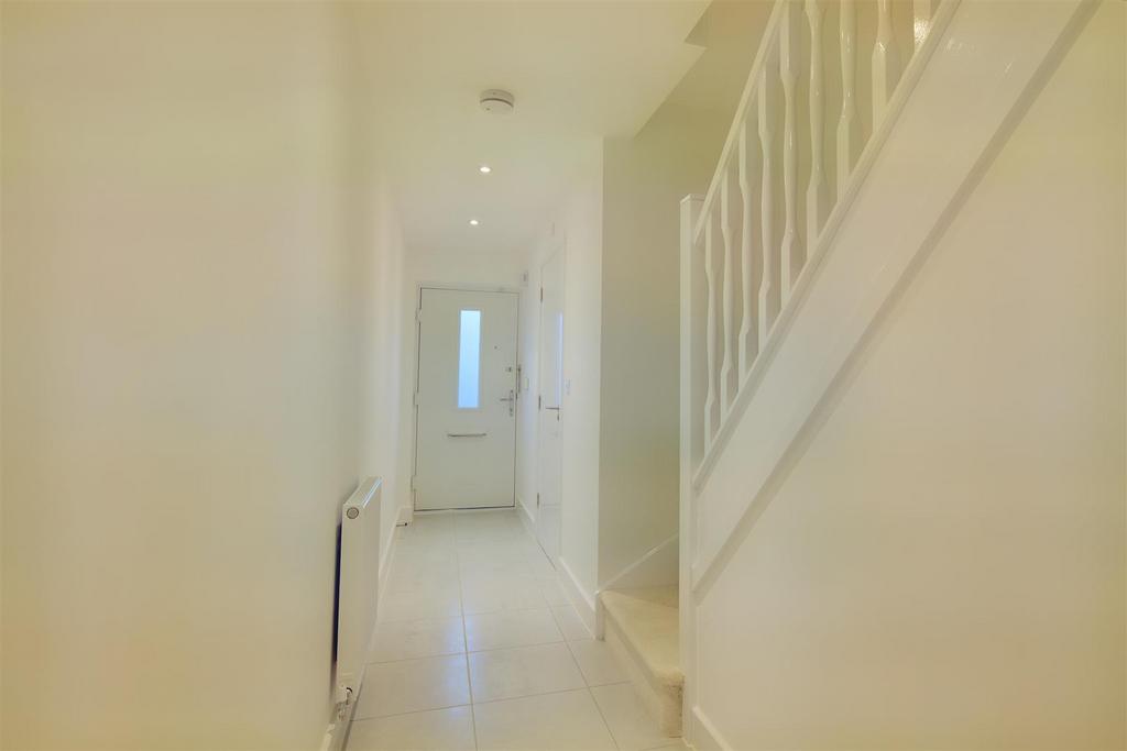 Hallway 1.jpeg