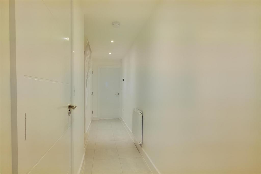 Hallway 2.jpeg