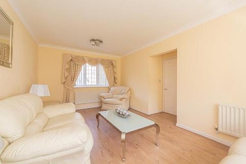 6 John Watkin Close, Epsom, KT19 7LW