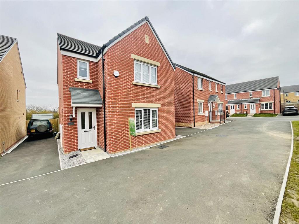 Maes Y Glo, Llanelli 3 bed detached house for sale £257,500
