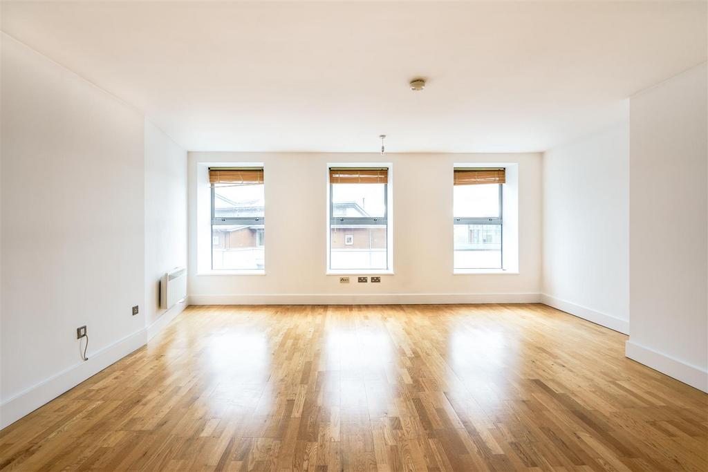 Apt U Redcliffe Livig room -1-5.jpg