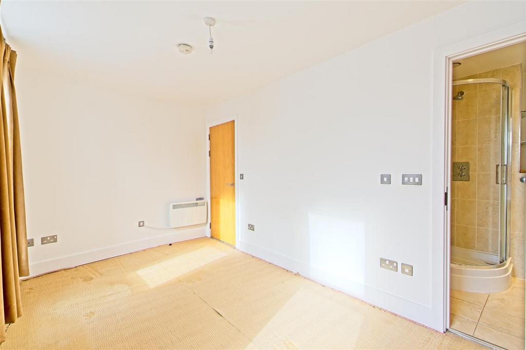 Apt U Redcliffe Bedroom2 00005.jpg