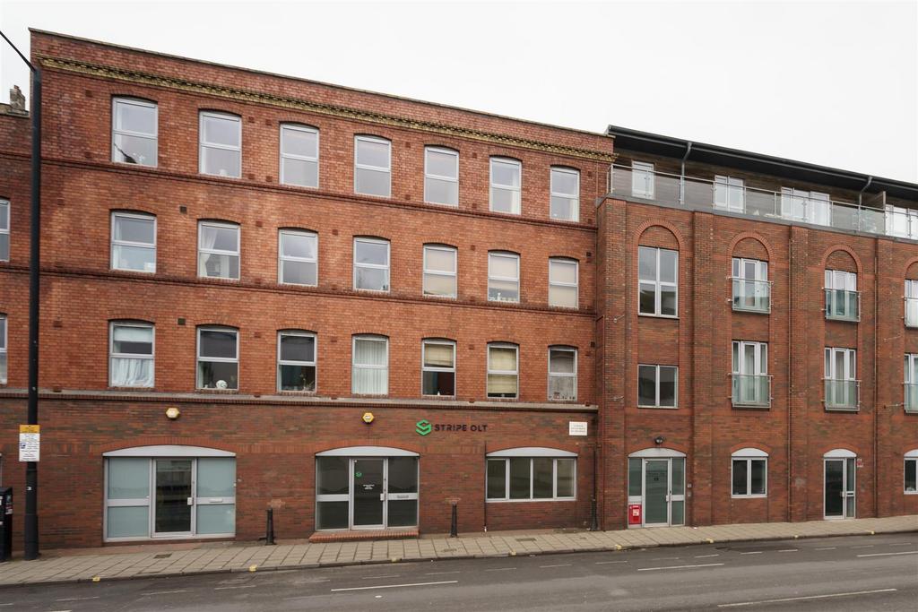 Apt U Redcliffe Exterior -1-3.jpg