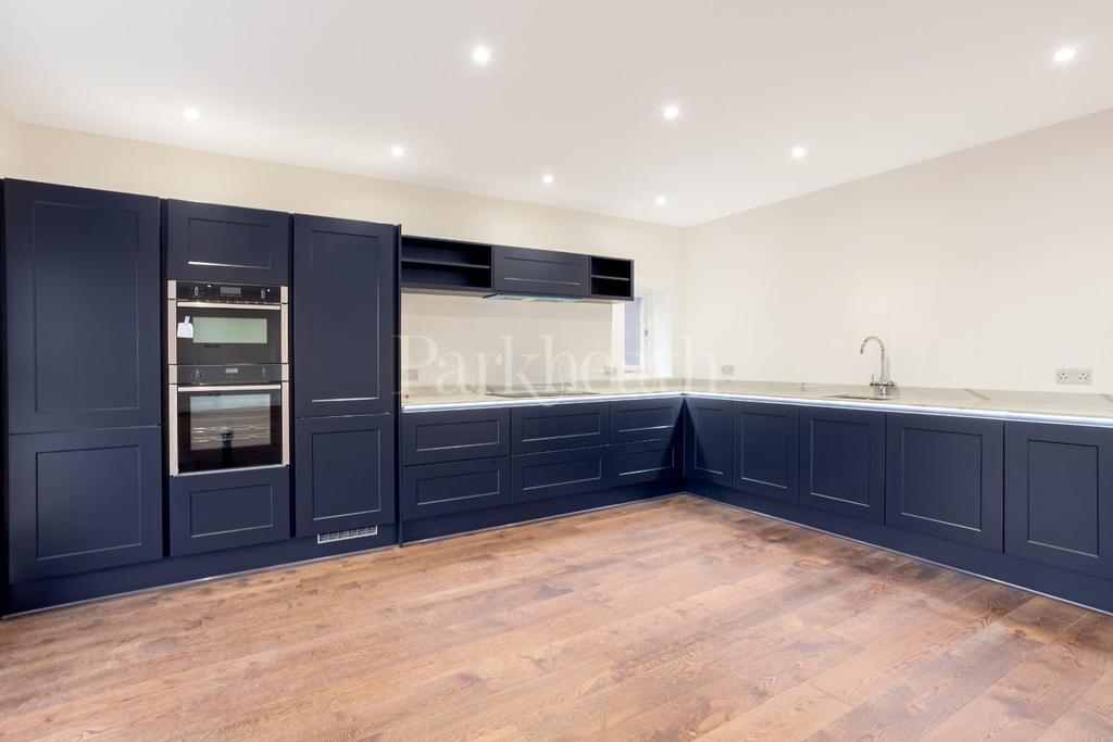 Wedderburn Road, Belsize Park NW3 3 bed flat £6,500 pcm (£1,500 pw)