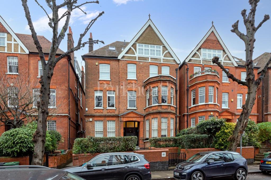 Wedderburn Road, Belsize Park NW3 3 bed flat £6,500 pcm (£1,500 pw)