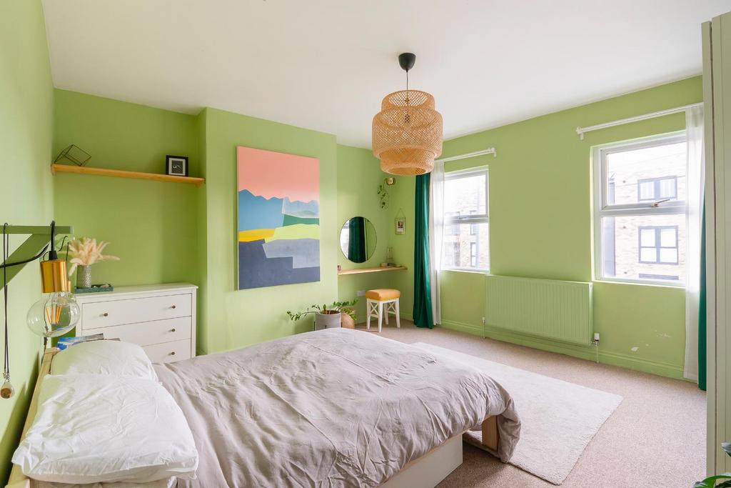 DAORHTROWSPOHSIB22 - Bedroom F.jpg