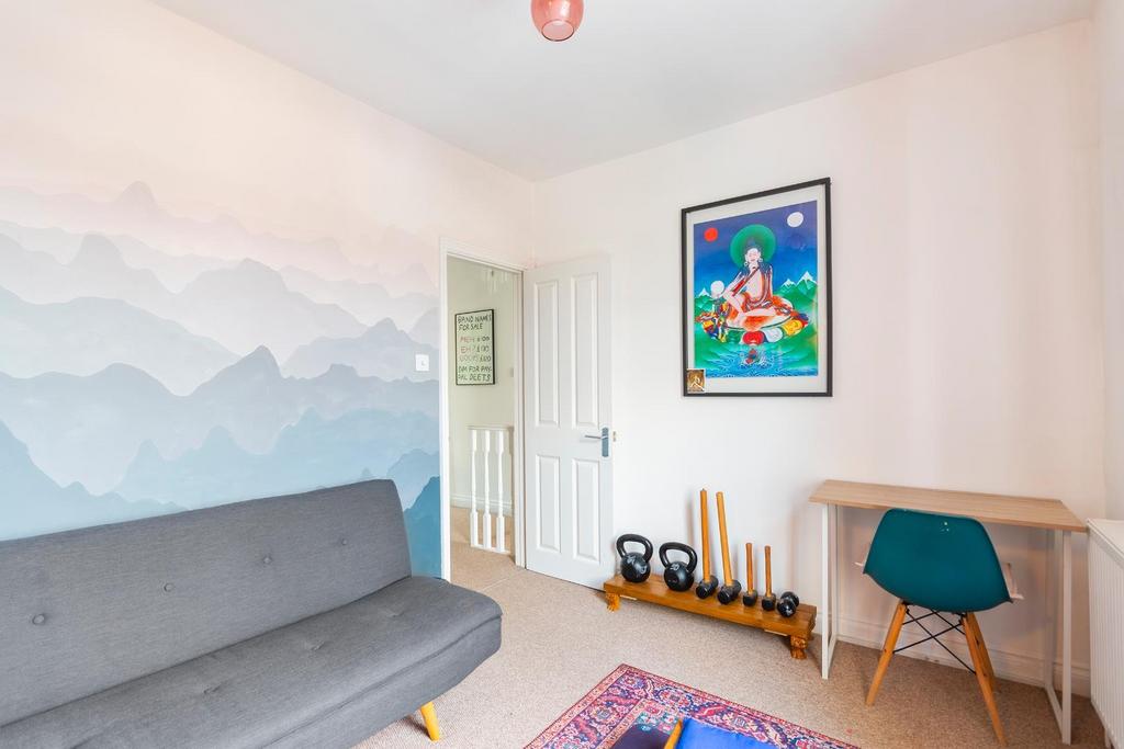 DAORHTROWSPOHSIB22 - Bedroom B.jpg