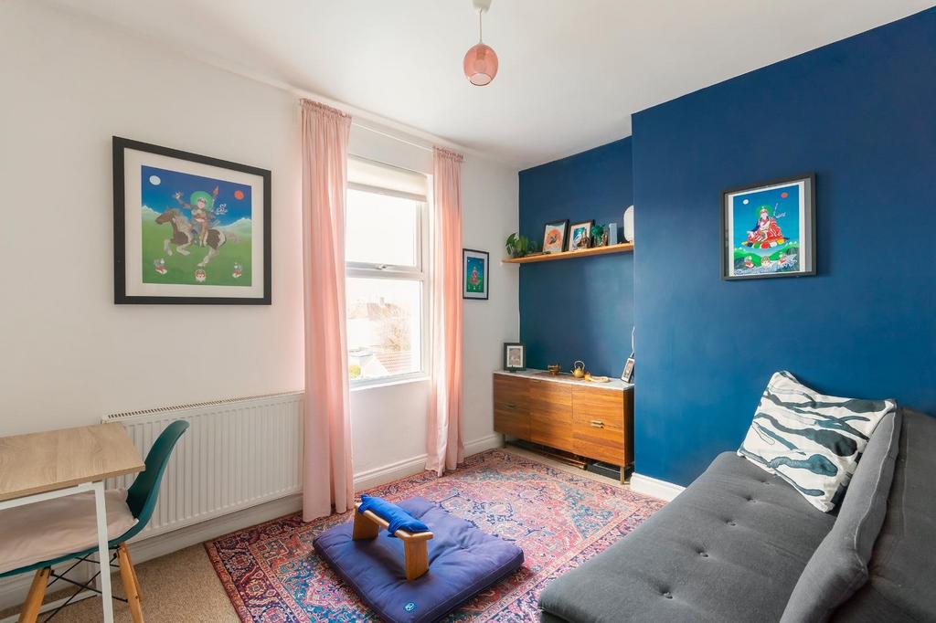 DAORHTROWSPOHSIB22 - Bedroom A.jpg