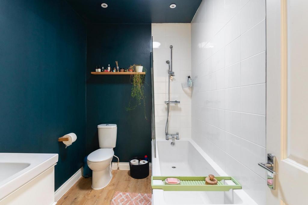 DAORHTROWSPOHSIB22 - Bathroom C.jpg