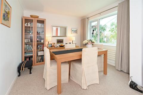 10 Brooksmead, Bognor Regis, PO22 8AS