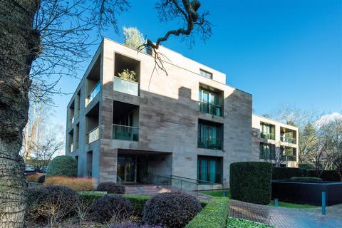 Flat 5, Caenwood Court Hampstead Lane, London, N6 4RU