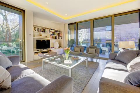 Flat 5, Caenwood Court Hampstead Lane, London, N6 4RU