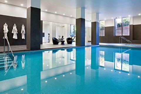 Flat 5, Caenwood Court Hampstead Lane, London, N6 4RU