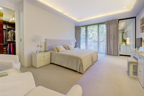 Flat 5, Caenwood Court Hampstead Lane, London, N6 4RU