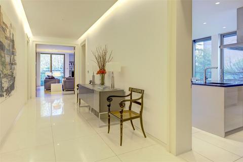 Flat 5, Caenwood Court Hampstead Lane, London, N6 4RU