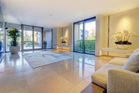 Flat 5, Caenwood Court Hampstead Lane, London, N6 4RU