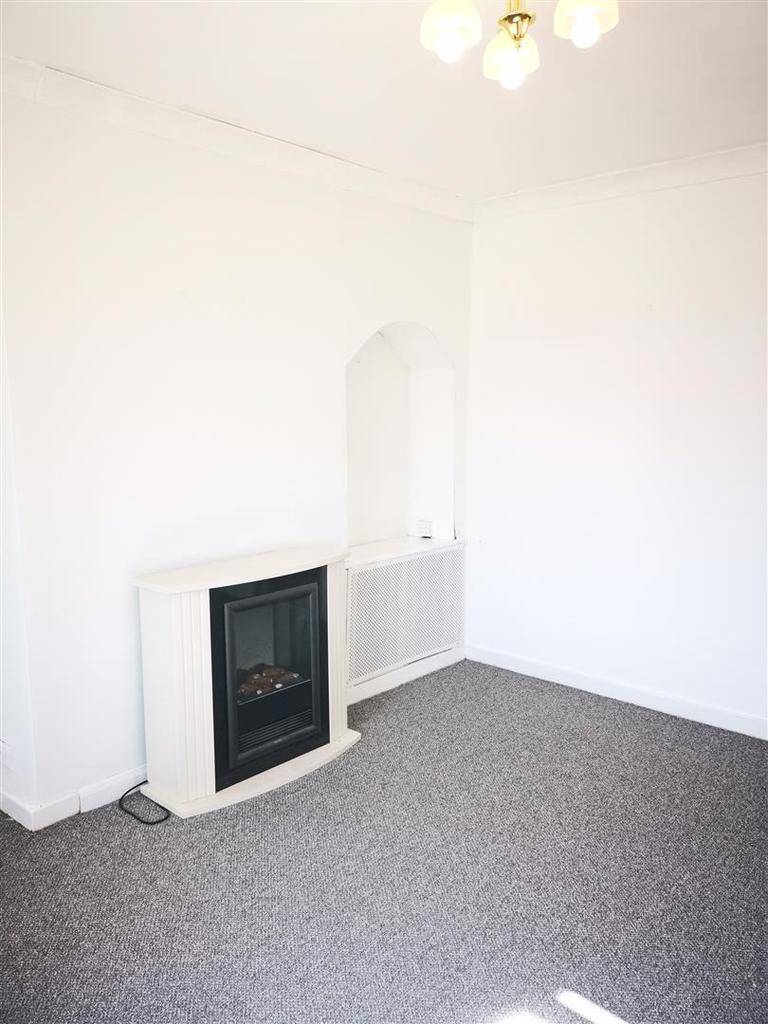 Glencairn Street, Stevenston, Ayrshire 3 bed semidetached house £595 pcm (£137 pw)