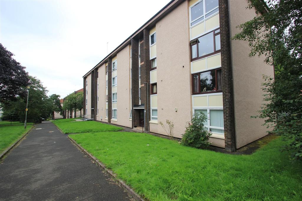 Banner Road, Knightswood, Glasgow 2 bed flat £675 pcm (£156 pw)