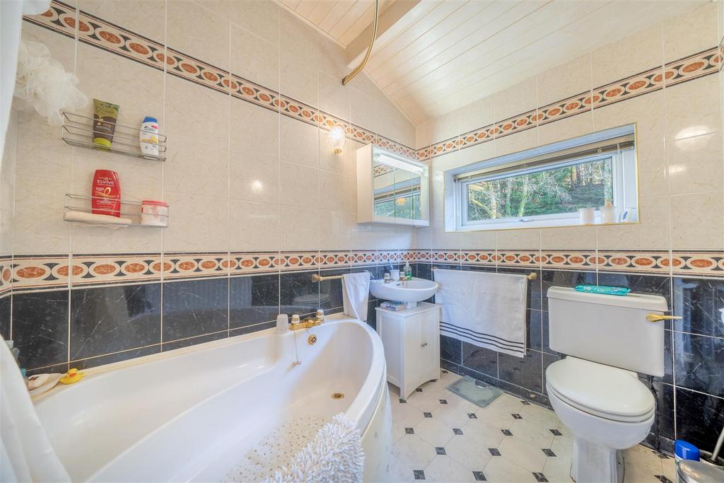 Main Bathroom