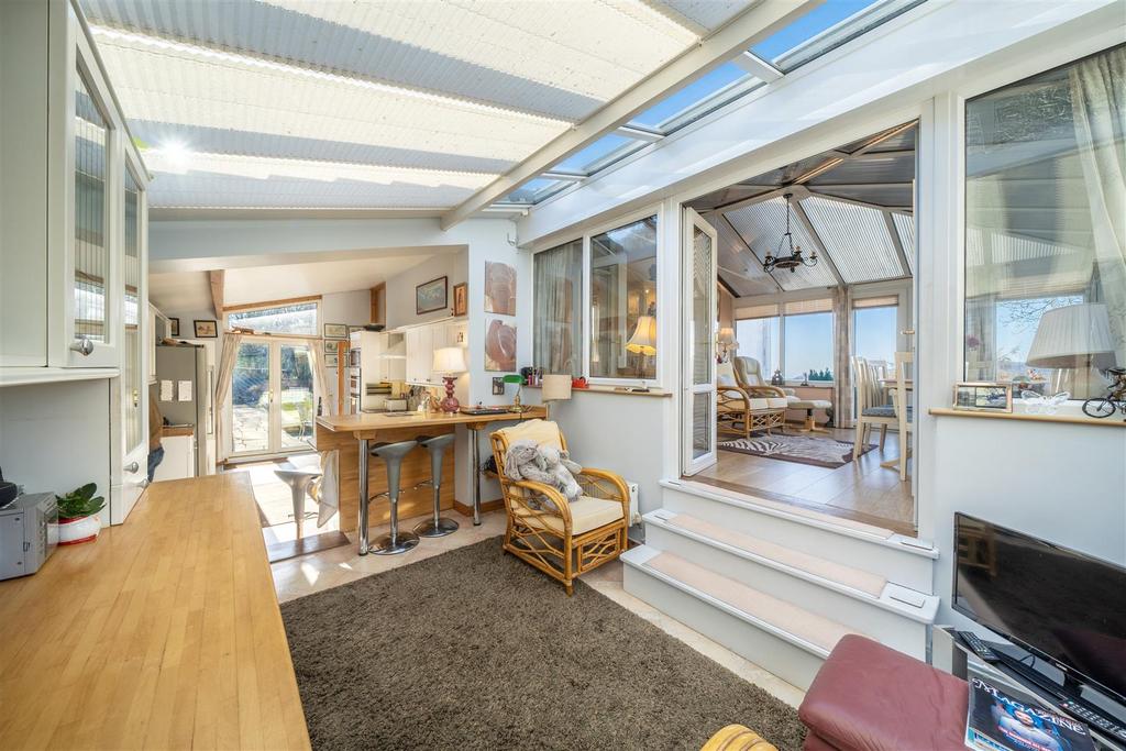 Dining / Sitting Area