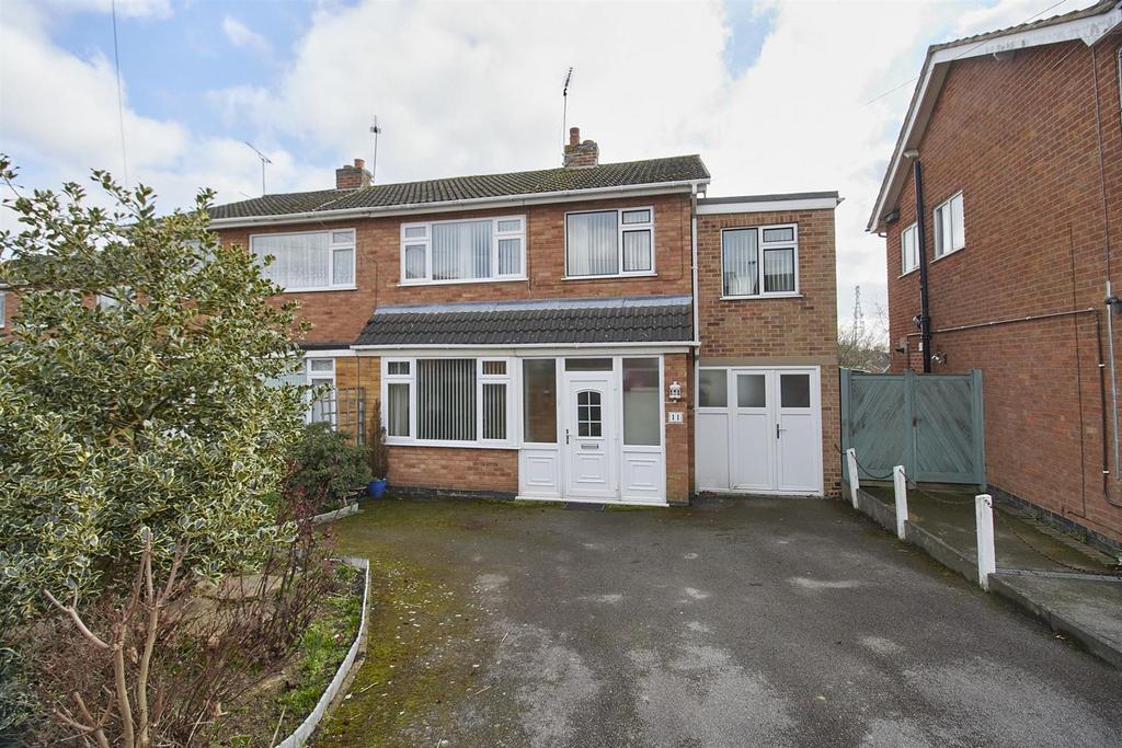 Lundy Close, Hinckley 4 bed semidetached house £280,000