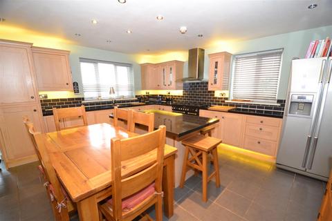 8a Cliffe Mount, Gomersal, Cleckheaton, BD19 4SD