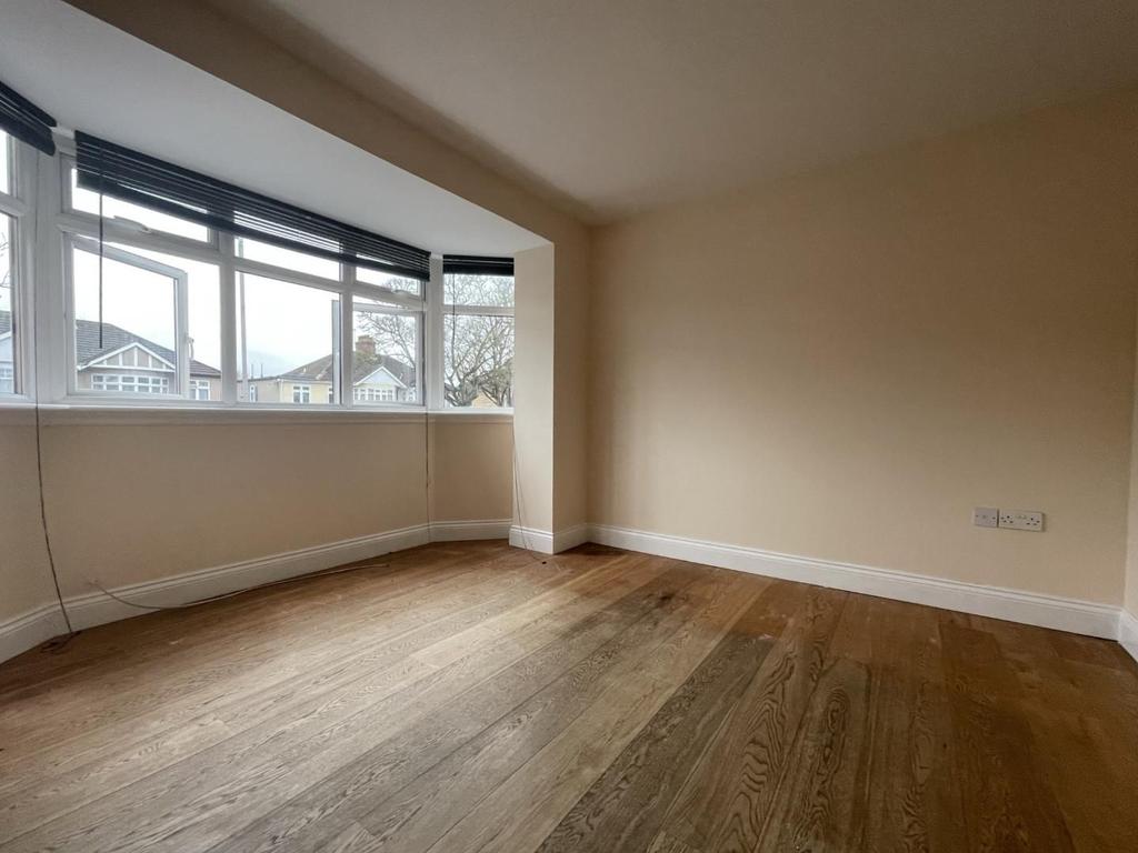 Church Hill Road, North Cheam, Sutton, SM3 8NA 3 bed for