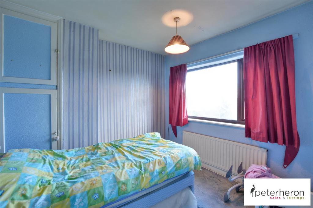 Bedroom 2 (rear)