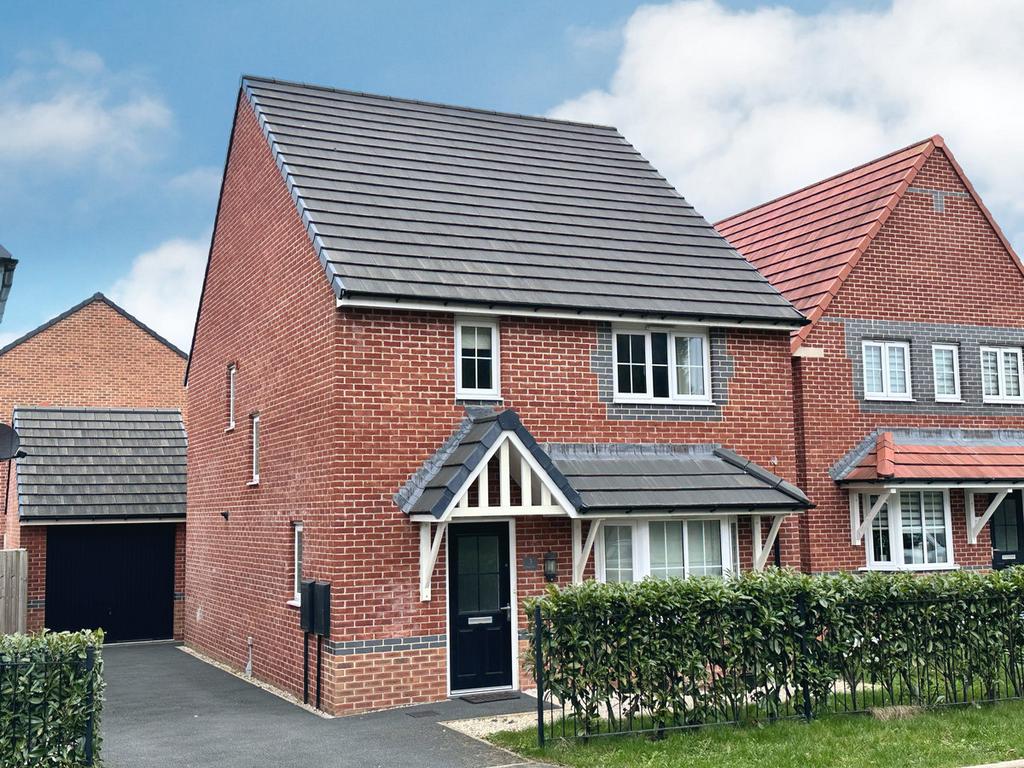 Danson Drive, Kirkham, PR4 4 bed detached house for sale £274,000