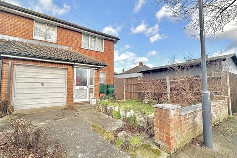 33a Alicia Avenue, Harrow, HA3 8HU