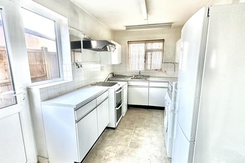 33a Alicia Avenue, Harrow, HA3 8HU